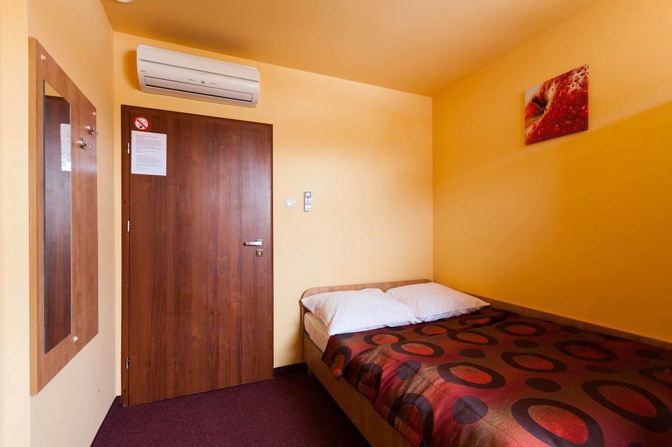 Hotel Paola Kutno Buitenkant foto