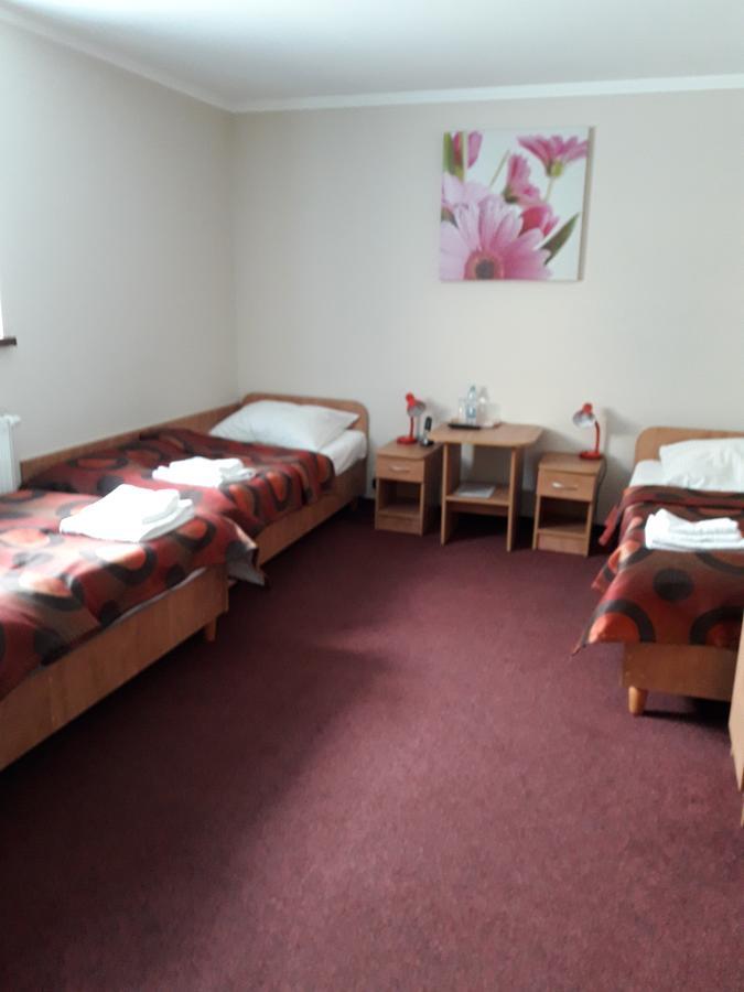 Hotel Paola Kutno Buitenkant foto