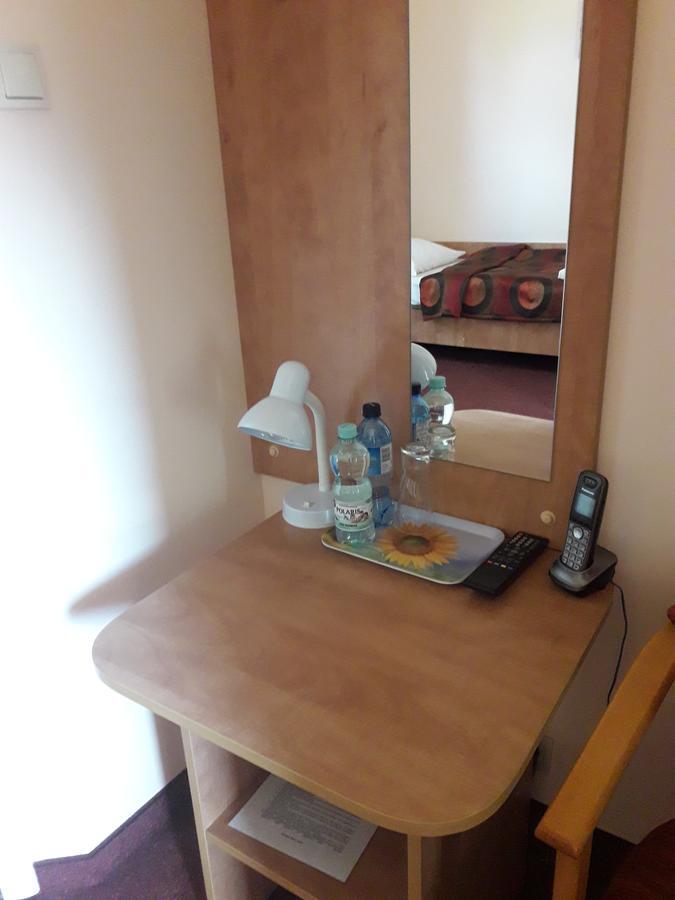 Hotel Paola Kutno Buitenkant foto